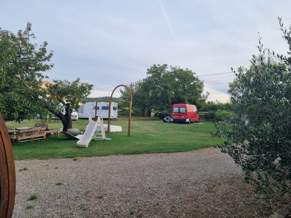 Aire camping-car  Tain-l'Hermitage (26600) - Photo 6